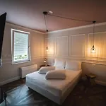 Gaudemus Boutique Ξενοδοχείο *