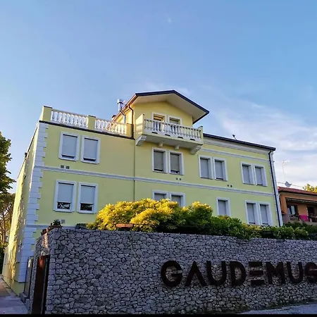 מלון Gaudemus Boutique *