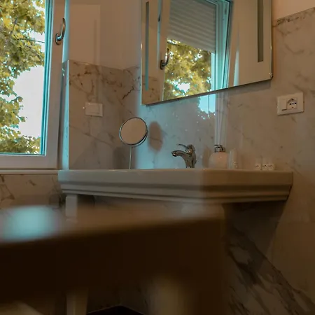 Gaudemus Hotel *