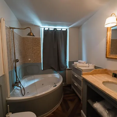 Gaudemus Boutique Hotel *